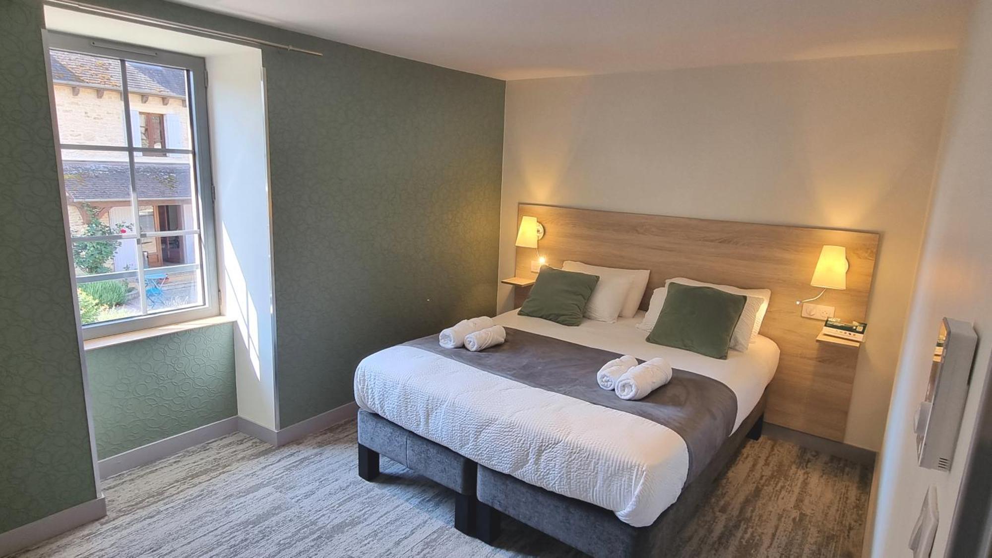 Logis Hotel Archambeau Thonac Экстерьер фото