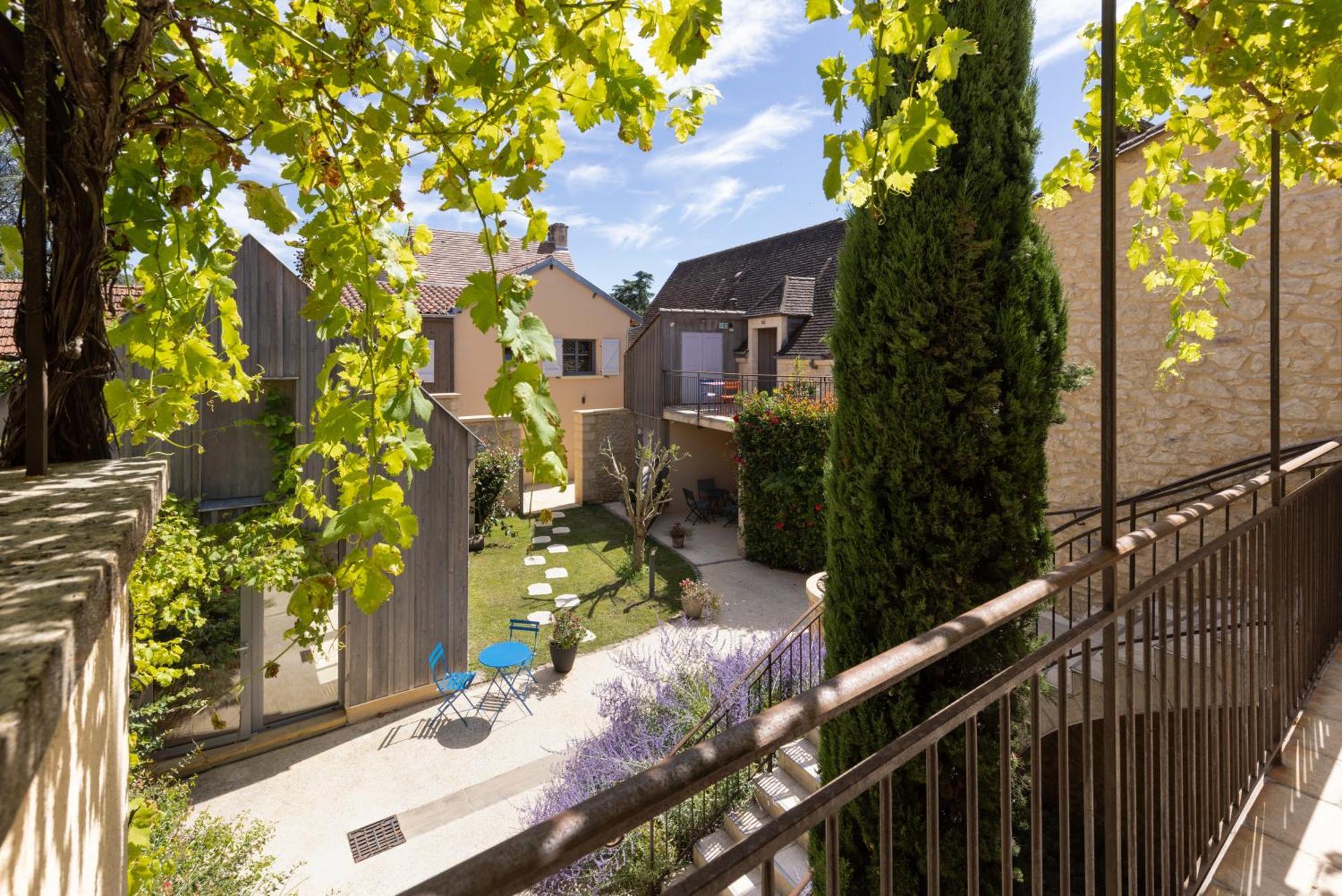 Logis Hotel Archambeau Thonac Экстерьер фото
