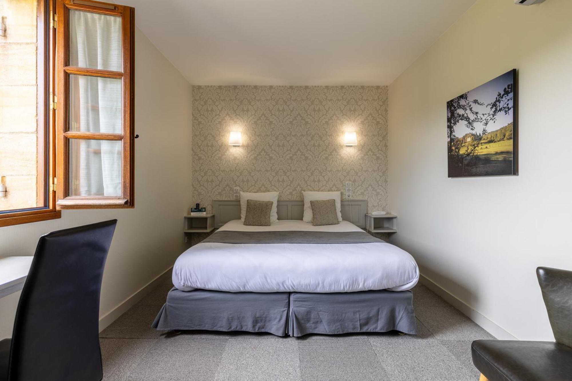Logis Hotel Archambeau Thonac Экстерьер фото