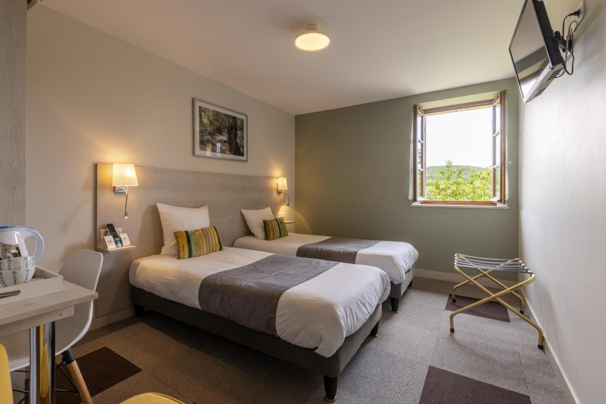 Logis Hotel Archambeau Thonac Экстерьер фото