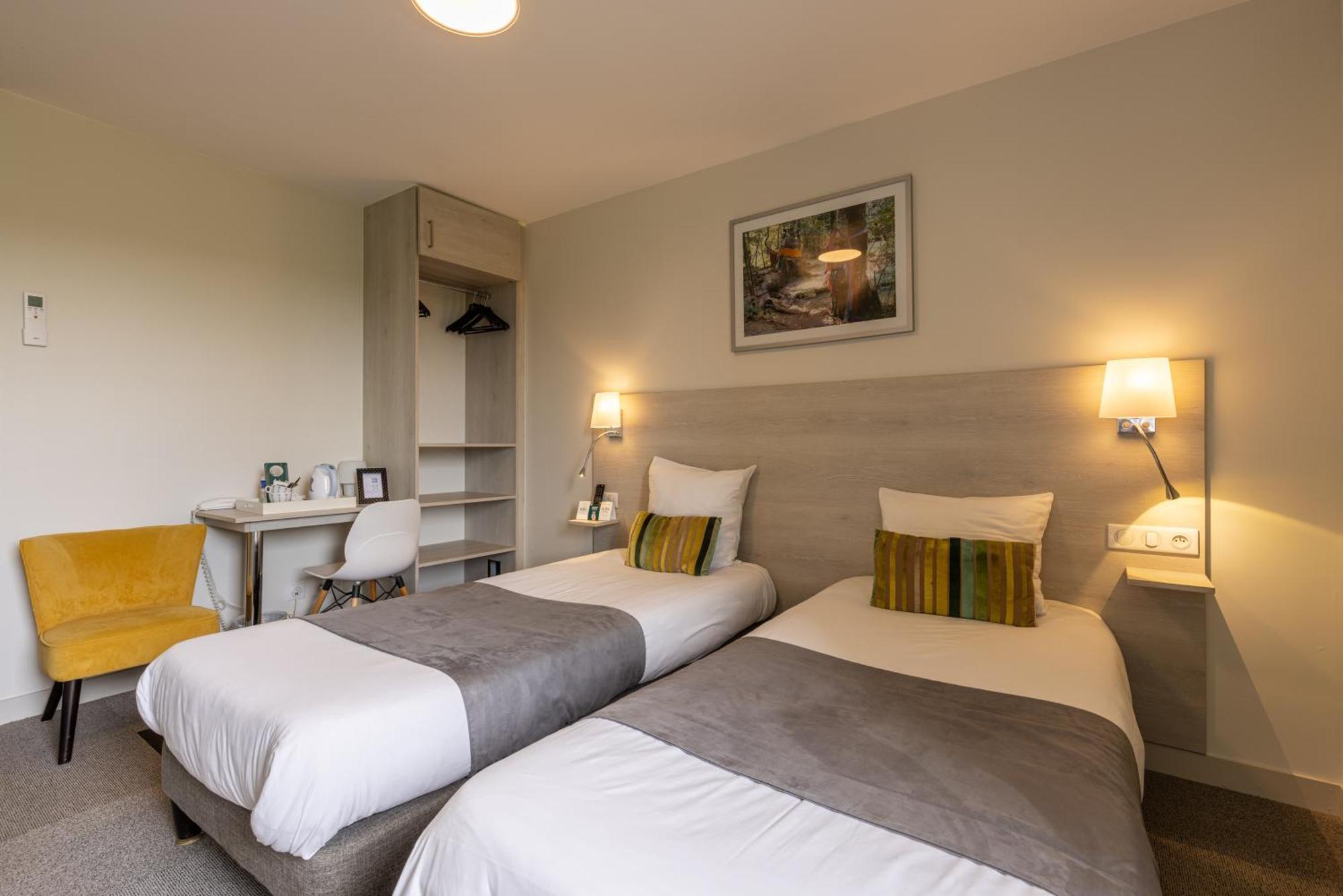 Logis Hotel Archambeau Thonac Экстерьер фото