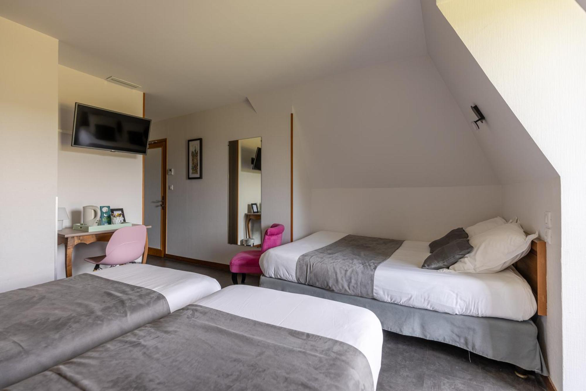 Logis Hotel Archambeau Thonac Экстерьер фото